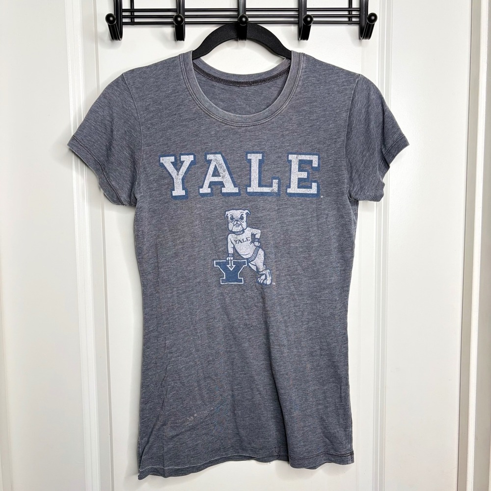 Yale University T-Shirt Women's Small Bulldog Mascot Graphic T-Shirt Gray Soft